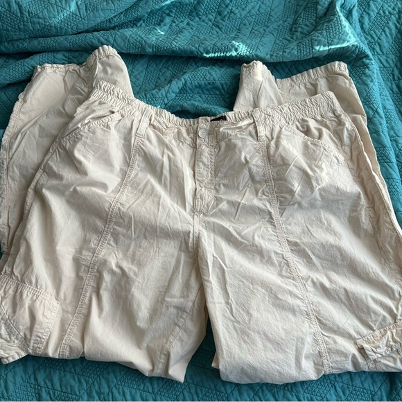 Urban Outfitters Lowrise Cargos - Picture 1 of 4